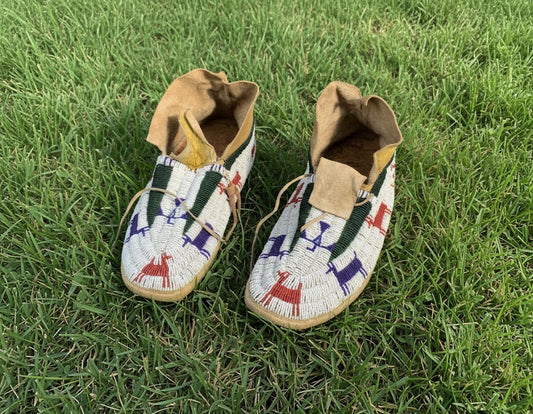 Native American Beaded Moccasins for Powwow PWMC692