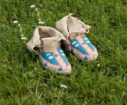Native American Beaded Moccasins for Powwow PWMC805