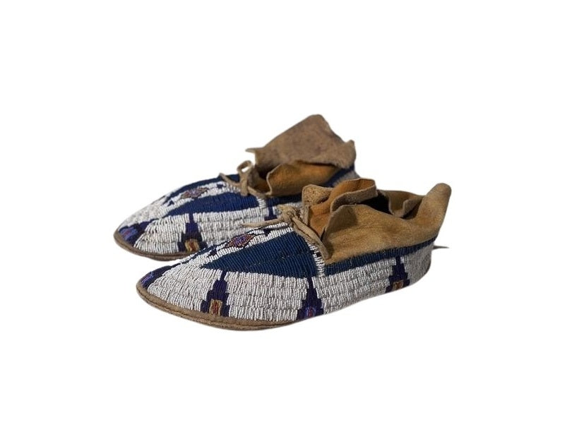 Native American Beaded Moccasins for Powwow PWMC822