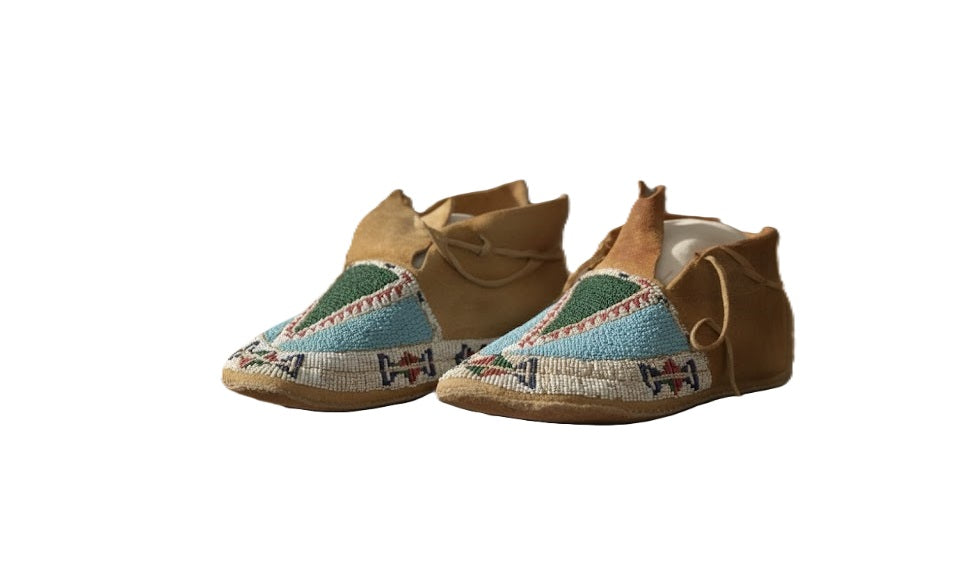 Native American Beaded Moccasins for Powwow PWMC831